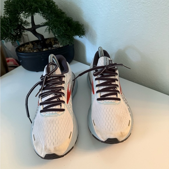 Brooks White and Coral Athletic Shoes adrenaline 21 - Picture 5 of 8